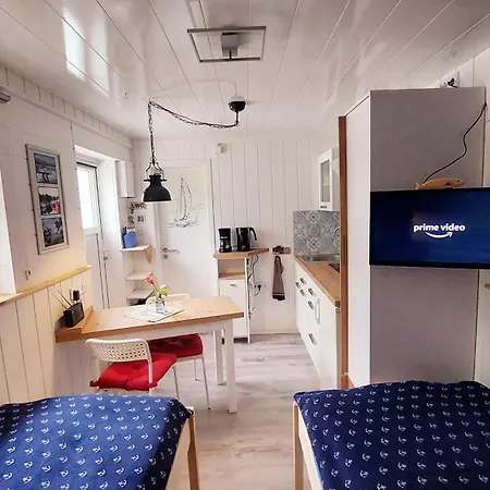 Strandhus Up'n Doerp بيت للعطل Zirkow